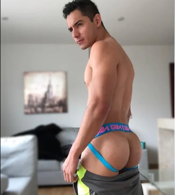 Sobepinkandbluejockstrapssexymenselfie_ef0e3d39-34f7-4ebe-8d95-a5233c657d89_3000x